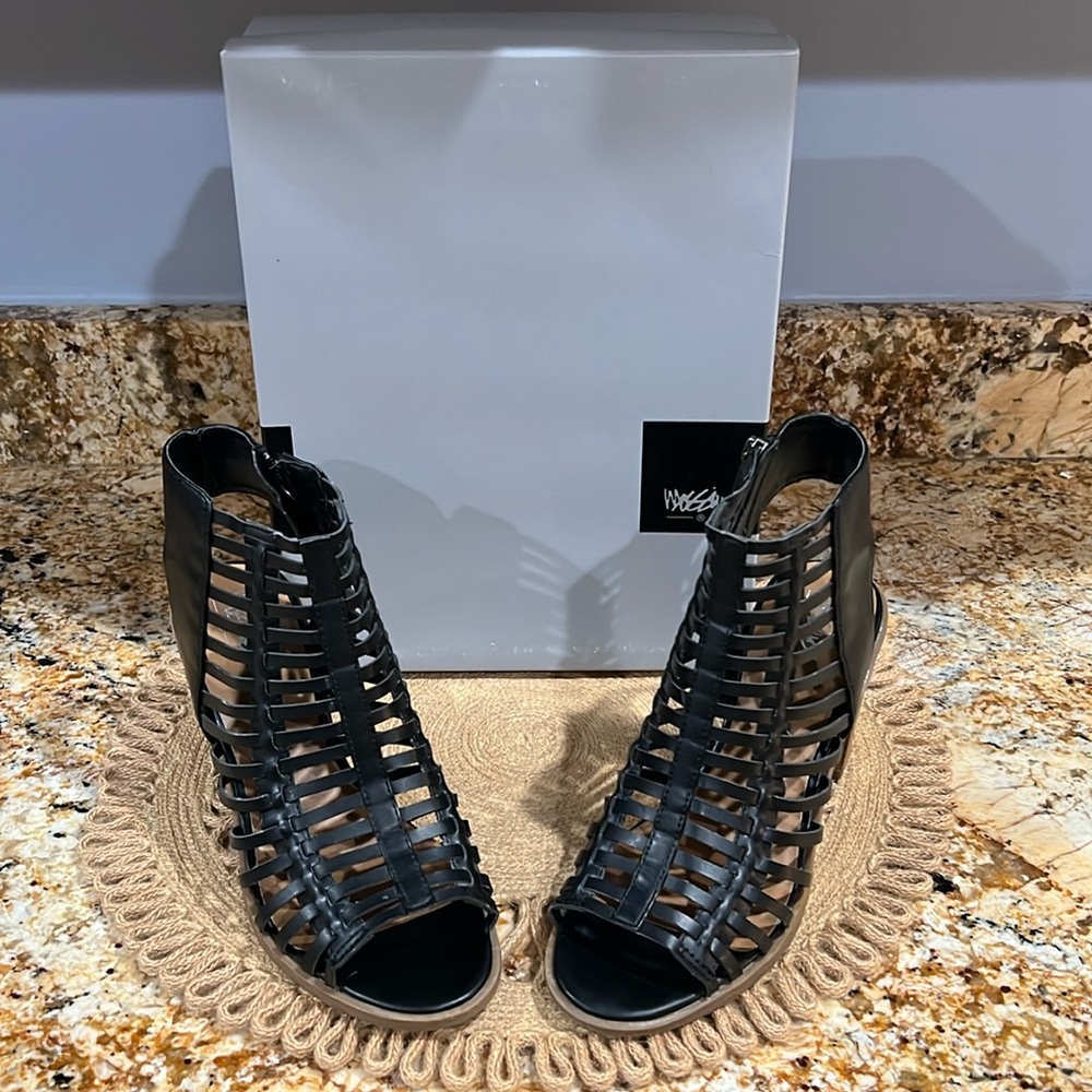 Massimo shoes worn 2 or 3 times mint condition